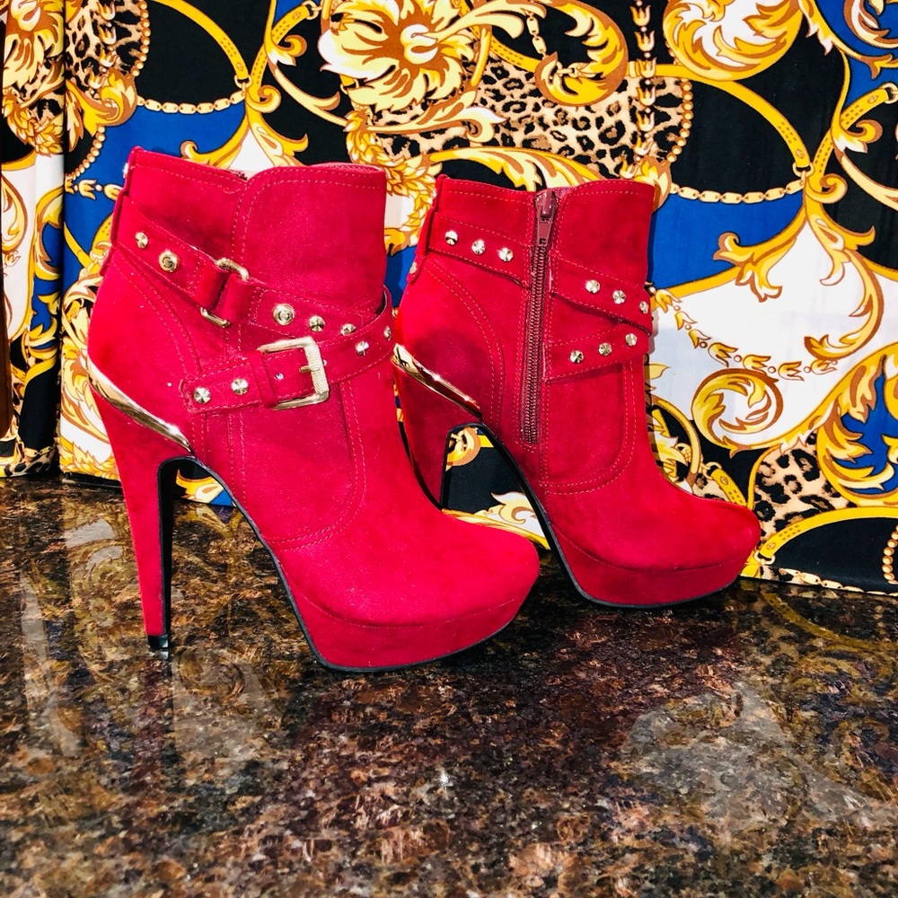 Guess Red Heeled Boots with Gold Studs nwot